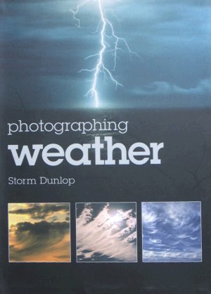 Kirjan Photographing Weather kansi
